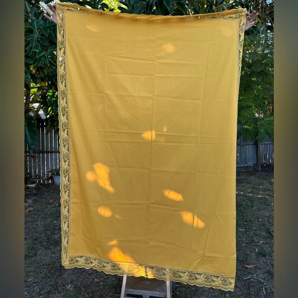 Vintage Yellow Lace Tablecloth Cottagecore Floral Lace Border 65” x 44”